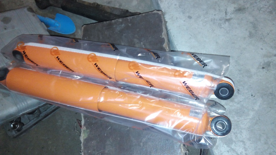 Задняя подвеска, шнива амы и пружины — Lada 4x4 3D, 1,7 л, 2010 года ...