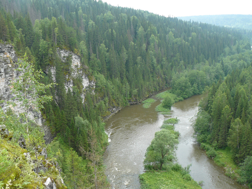 Перед входом в пещеру открывается отличный вид — Chevrolet Niva (1G)