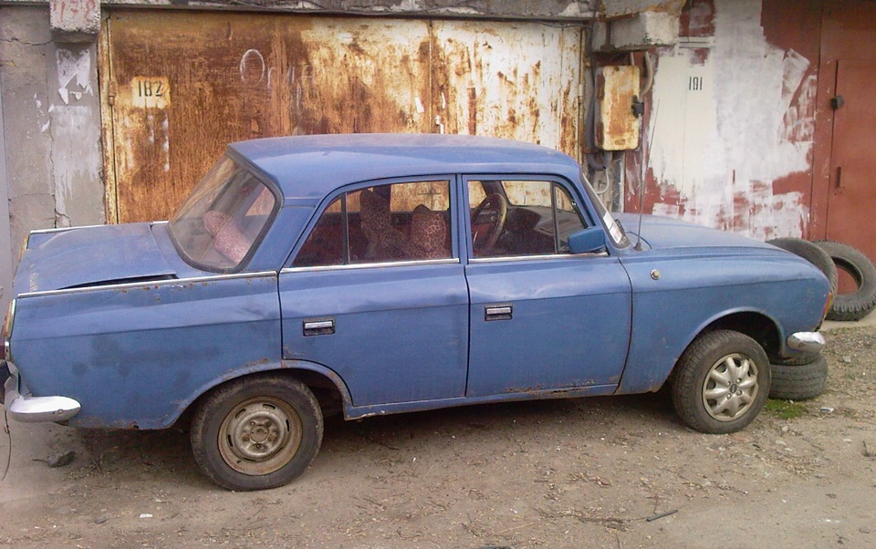 Автомобиль Москвич 401. Москвич старый с кузовом. Москвич 1. Тяжелая жизнь старых москвичей.