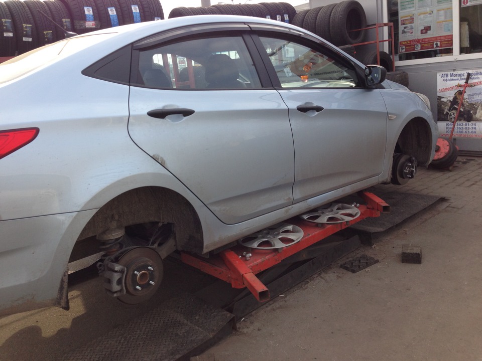 Переобулся на лето + новые диски — Hyundai Solaris (1G), 1,4 л, 2011 ...