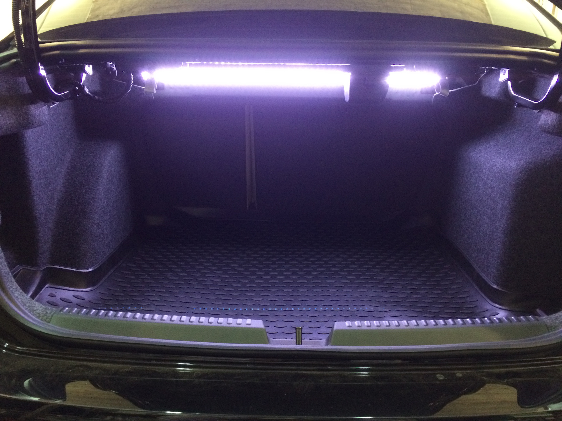 Подсветка багажника ваз. Подсветка багажника ВАЗ 2109. VW Polo sedan освещение багажника.