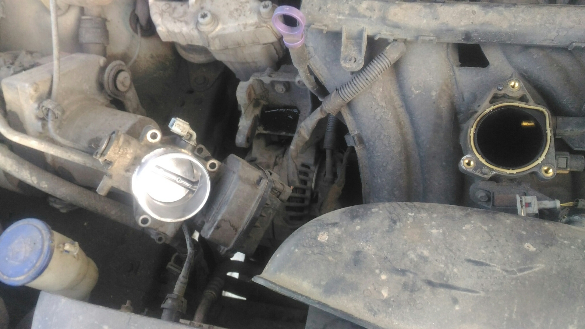 Чистка дросельной заслонки и форсунок. — Peugeot 407 SW, 2 л, 2005 года ...