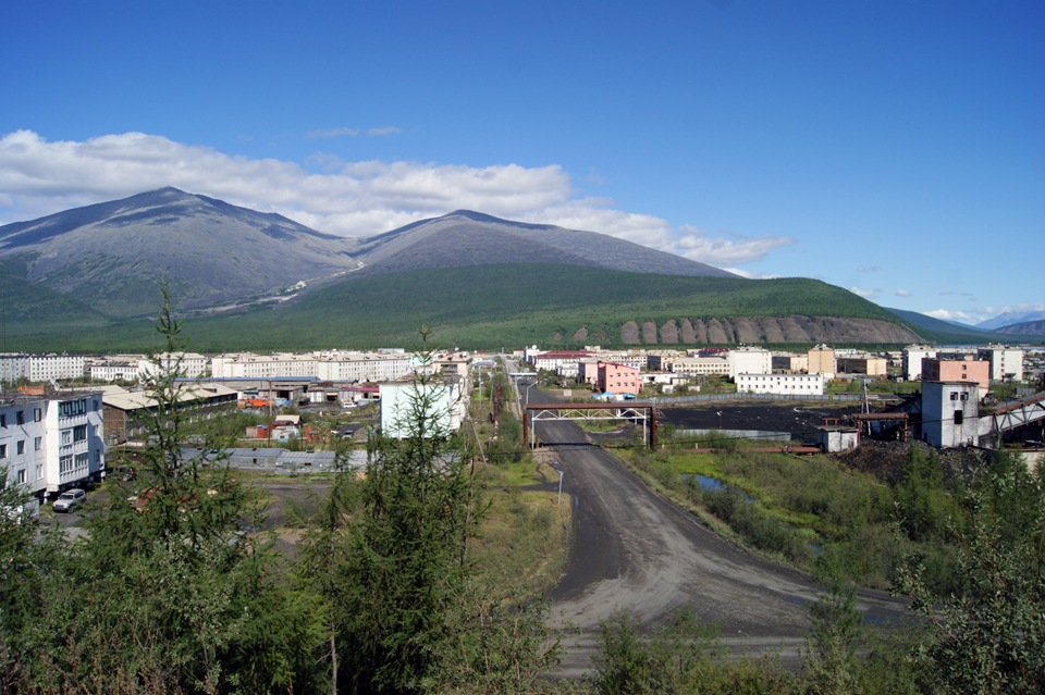 Фото поселка усть. Поселок Усть-Нера Оймяконского района. Посёлок городского типа Усть-Нера. Саха Якутия Оймяконский район п.Усть-Нера. Пгт. Усть-Нера, Якутия.