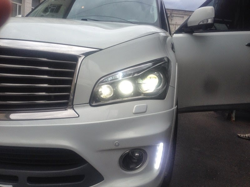 High performance lights. ДХО Инфинити qx56. Qx56 ДХО led бампер. Ходовые огни в бампер Инфинити qx80. ДХО на Infiniti qx80.