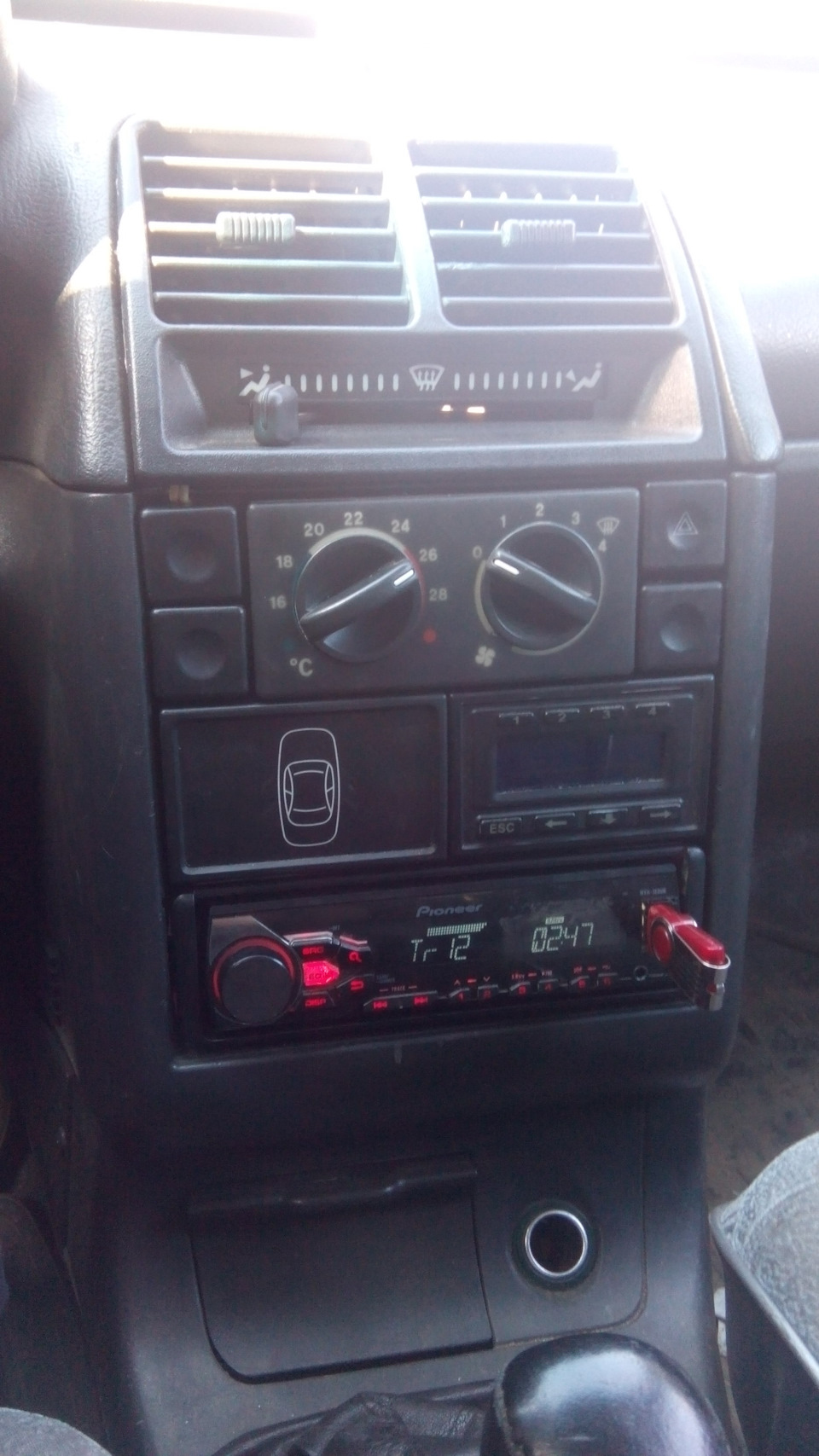 Поставил магнитоллу — Lada 21120, 1,5 л, 2004 года | автозвук | DRIVE2