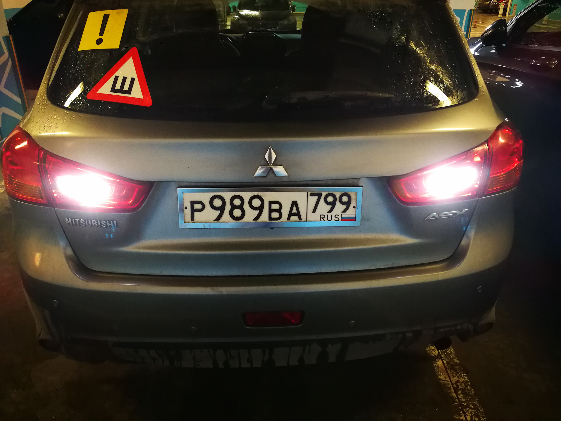 Как поменять задние лампочки митсубиси Замена задних ходовых огней на Mitsubishi ASX - DRIVE2