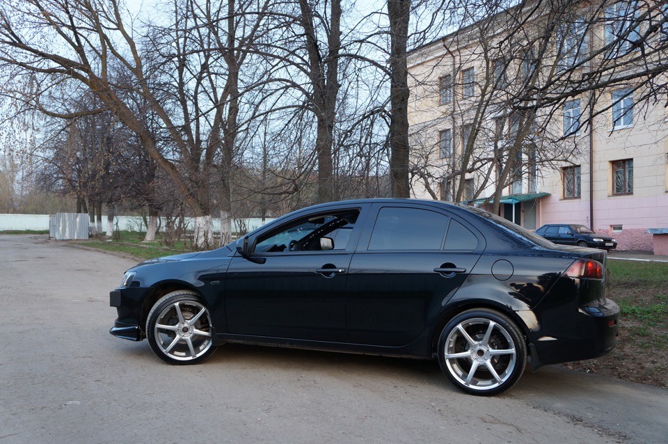 Купить б/у Mitsubishi Lancer X 2.0 CVT (150 л.с.) бензин вариатор в Иванове: чёр
