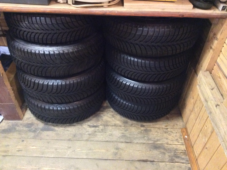 В 60м профиле колеса явно побольше будут, еле запихал их в домик ))) — Ford Focus Hatchback III