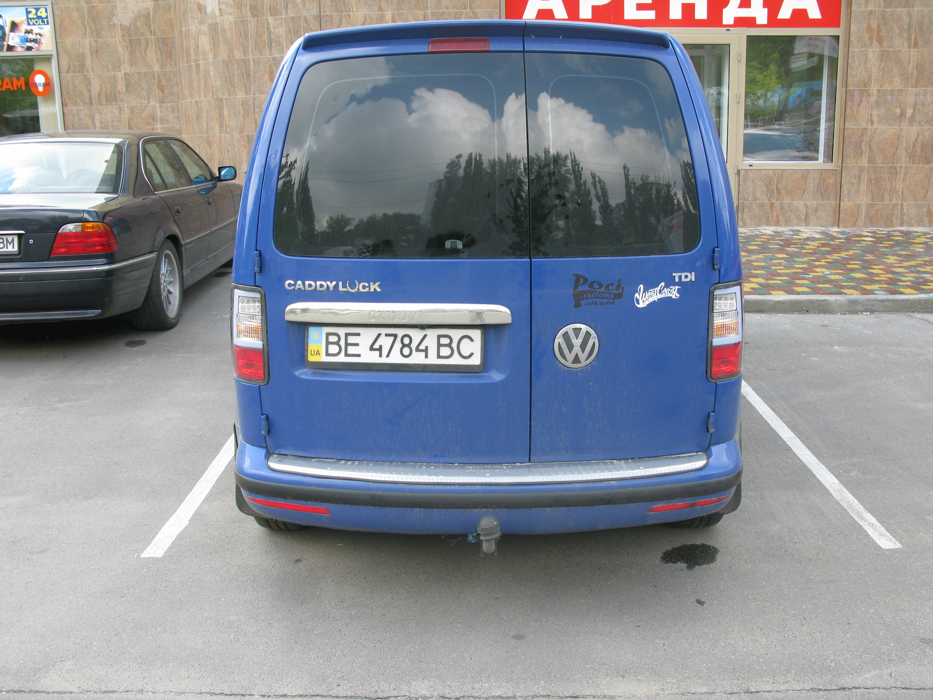 Volkswagen Caddy сзади