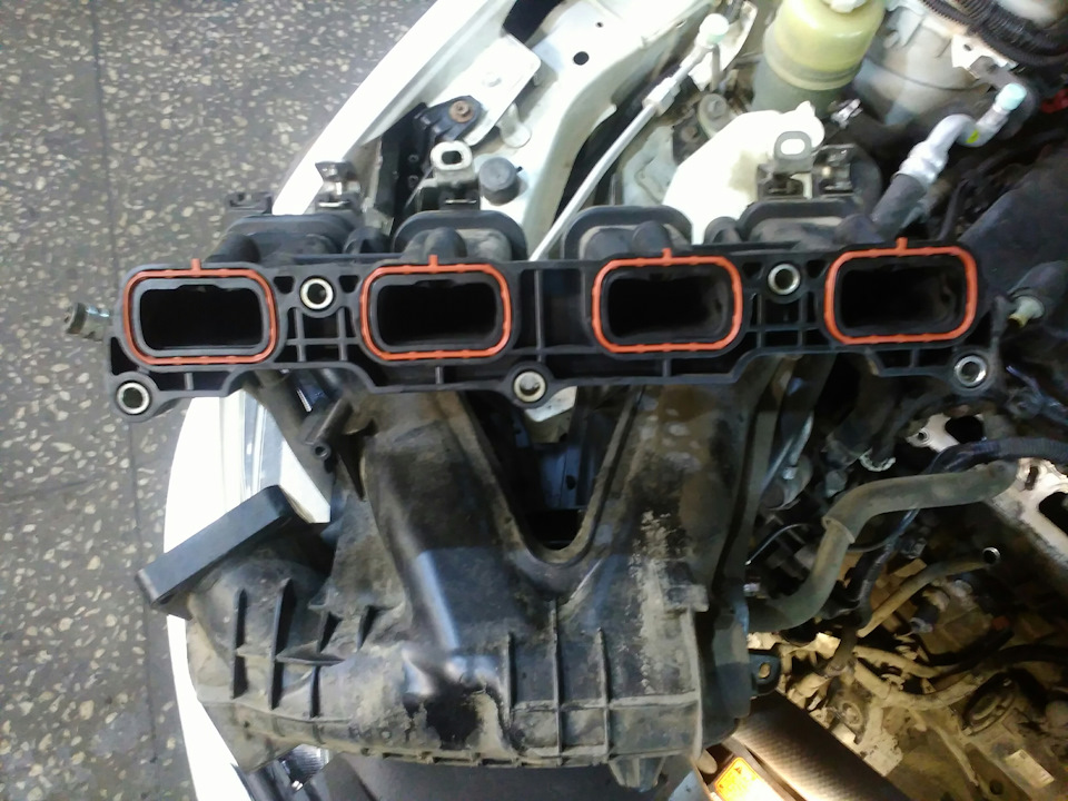 Подсос воздуха в выпускном. Диагностика авто дымогенератором. Подсос воздуха дымогенератором. Подсос воздуха калина 1. Подсос воздуха в выпускном.