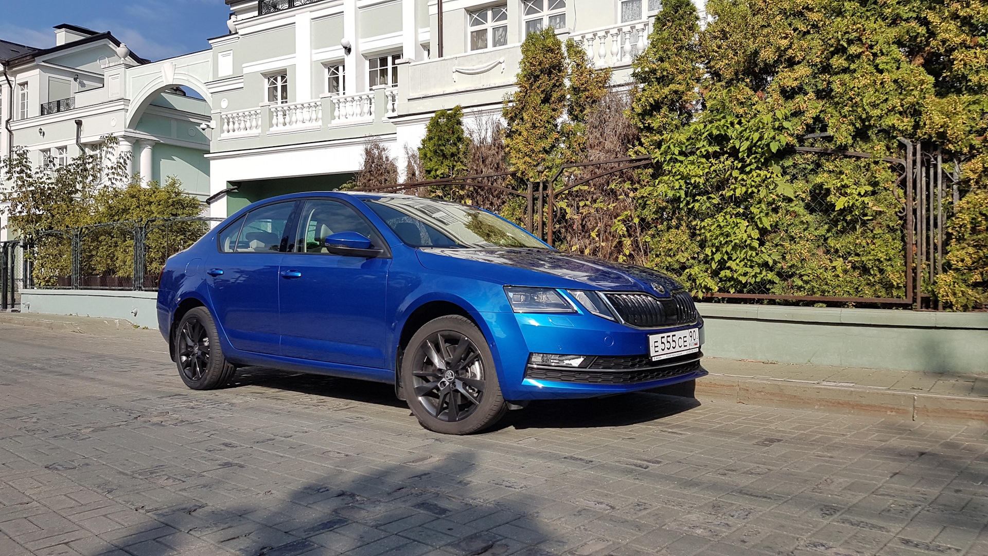 Skoda Octavia a7 синяя