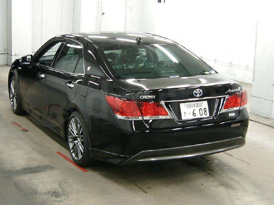 Toyota Crown athlete g 2013