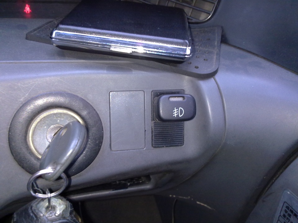 Сгорела кнопка ПТФ — Toyota Estima (I), 2,2 л, 1994 года | своими ...