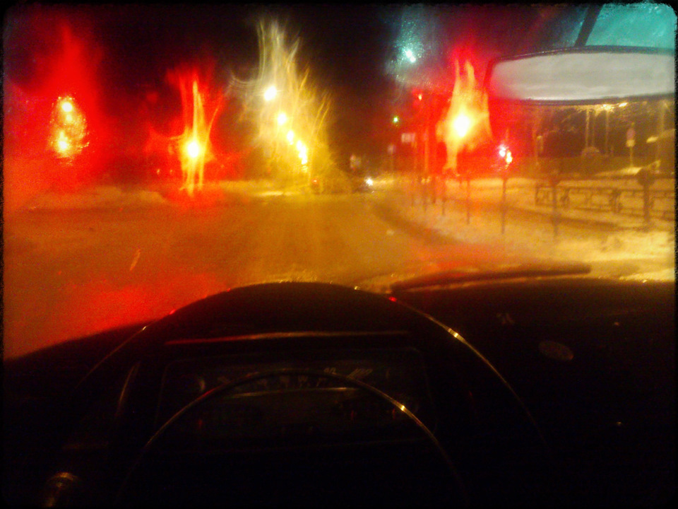 Поездка выглядела бы как не самый плохой психоделический трип, если бы не было так холодно — Москвич 408