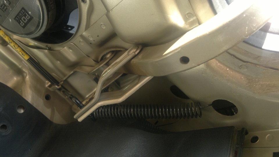 Антенна хендмейд и пружины на крышку багажника — Hyundai Accent (2G), 2 ...