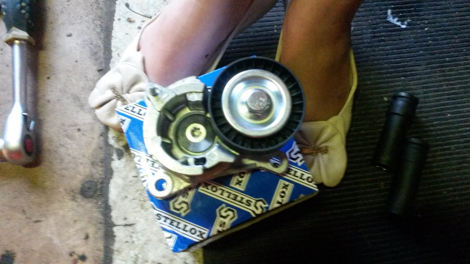 Часть 2. Эпопея с роликами. Под капотом завелись часы! — Peugeot 307, 2 ...