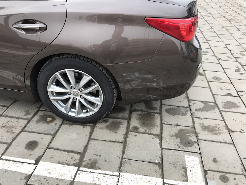 Поцарапали Бампер — Infiniti q50, 2 л., 2014 года | ДТП | DRIVE2