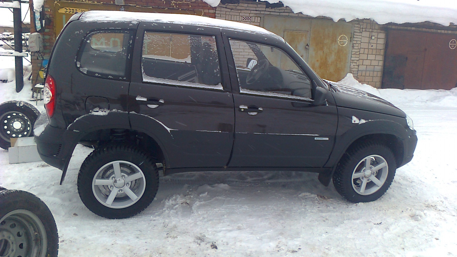 Chevrolet Niva 1.7 бензиновый 2013 | 