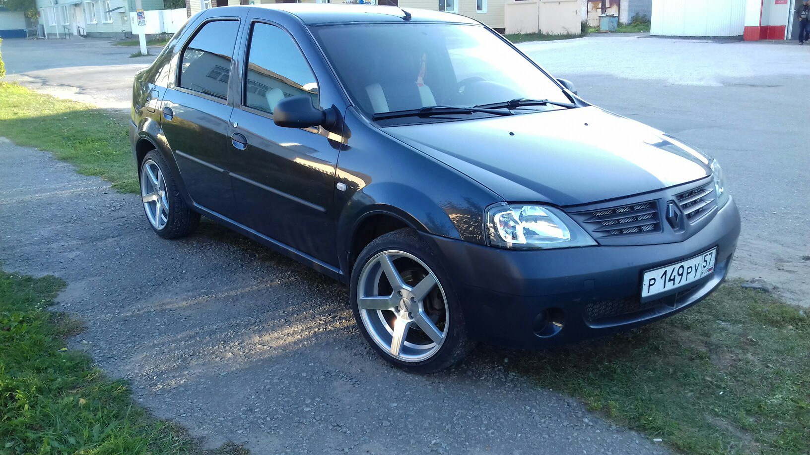 Renault Logan (1G) 1.6 бензиновый 2009 | 