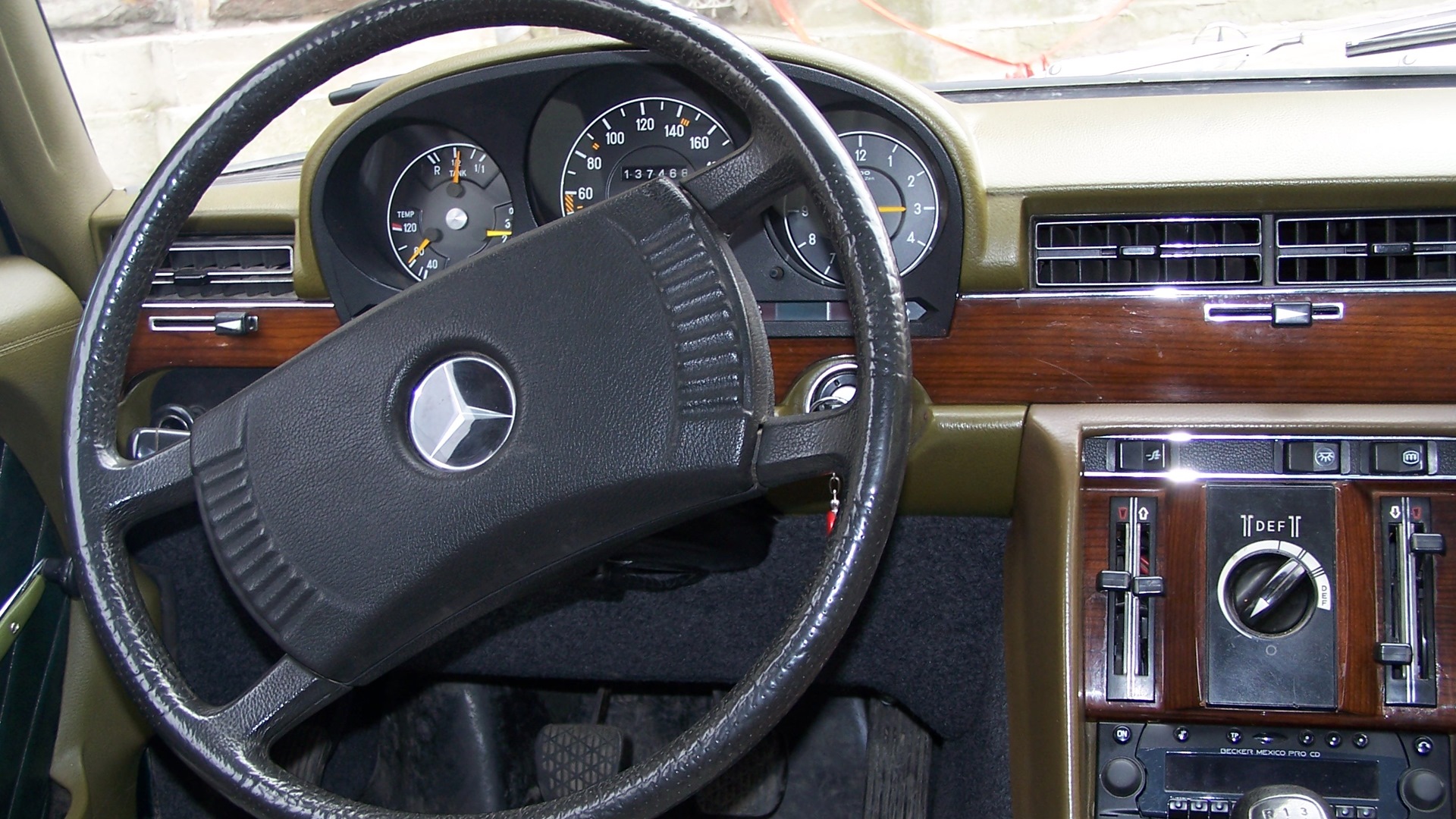 Mercedes-Benz S-Class (W116) 2.8 бензиновый 1978 | Основательный Машин на  DRIVE2