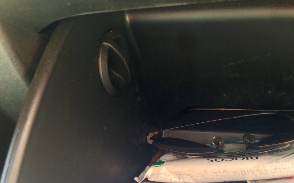 расположение салонного фильтра киа рио