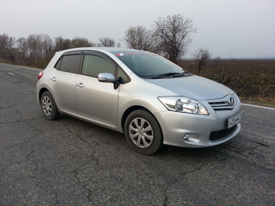 Тойота аурис 2008. Тойота аурис 2008 серая. Тойота аурис 2010. Toyota Auris 2008 серая. Тойота аурис 2008 тонировка.