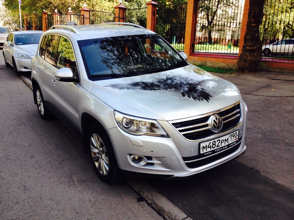 Продажа Tiguan 2,0 TSI 4motion S&S 2010 серебристый металлик Москва ...