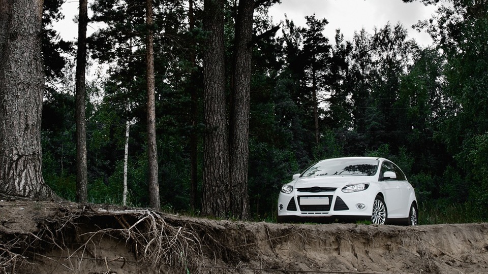 Кожухи тормозных дисков — Ford Focus Hatchback III, 1,6 л, 2012 года ...