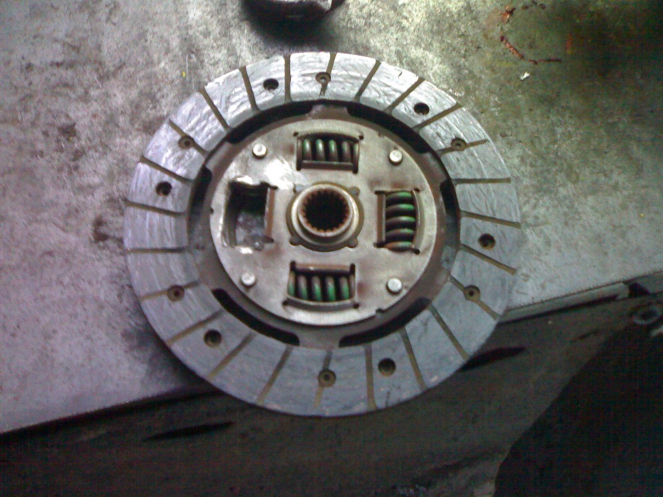 Замена диска сцепления — Lada 2110, 1,5 л, 2001 года | визит на сервис ...