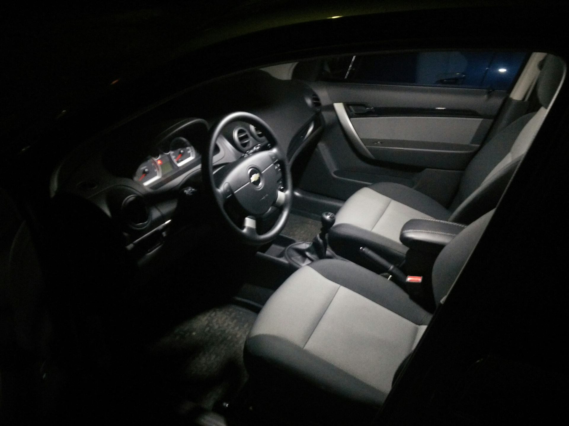 Chevrolet Nexia 3 Salon