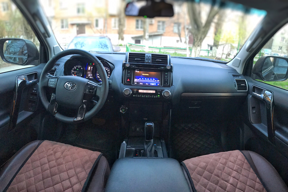 Prado фото салона Чёрный снаружи-чёрный внутри - Toyota Land Cruiser Prado 150-series, 2,8 л, 2016