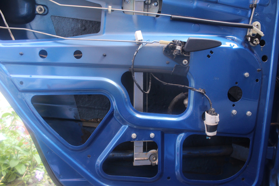 вибро/шумоизоляция задних дверей (часть 1) — Lada Калина универсал, 1,4 ...