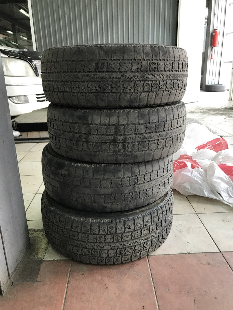 Фото в бортжурнале Toyota Caldina (190). Запчасти на фото: 012111