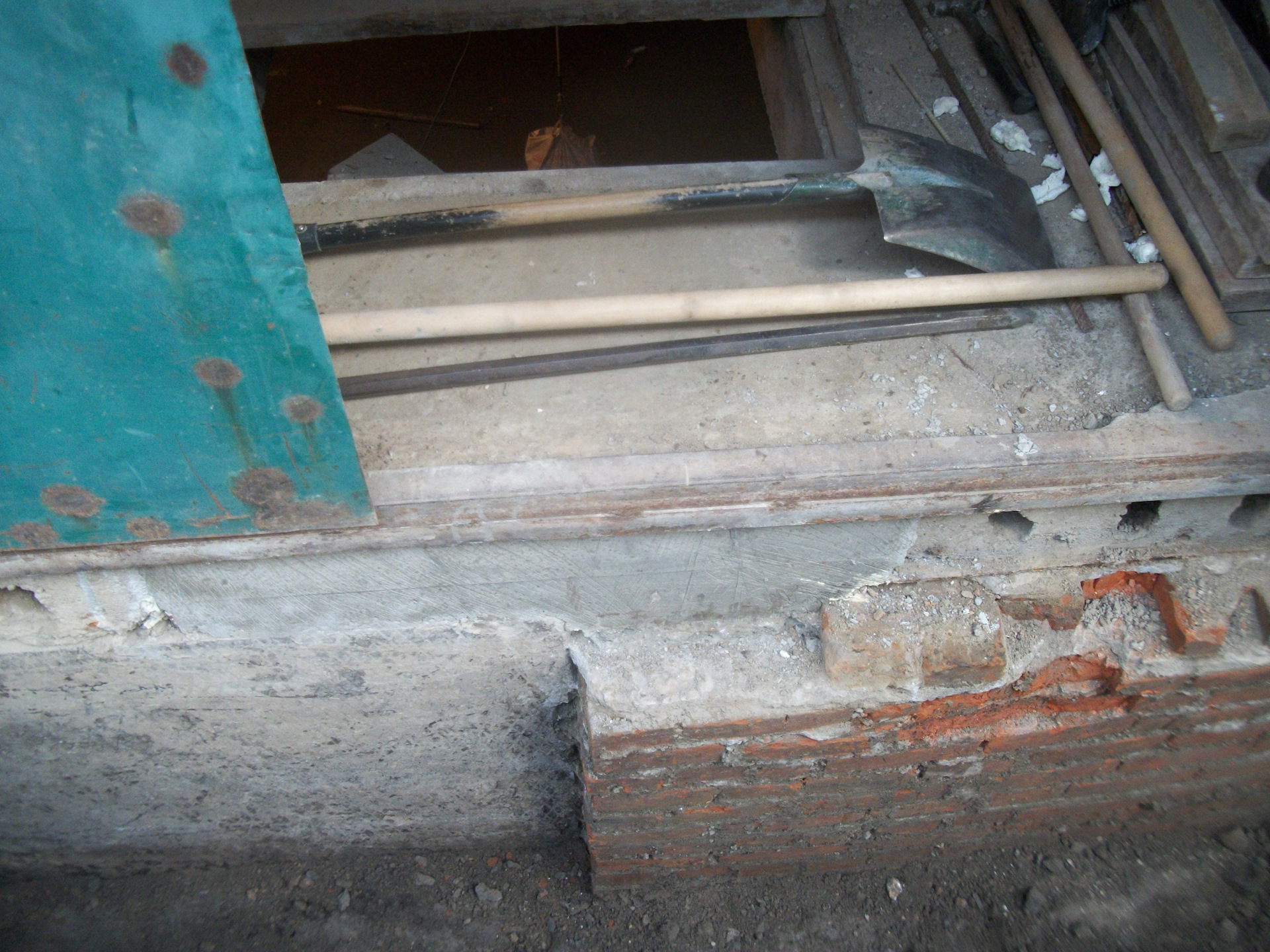 Гидроизоляция стены гаража снаружи в земле