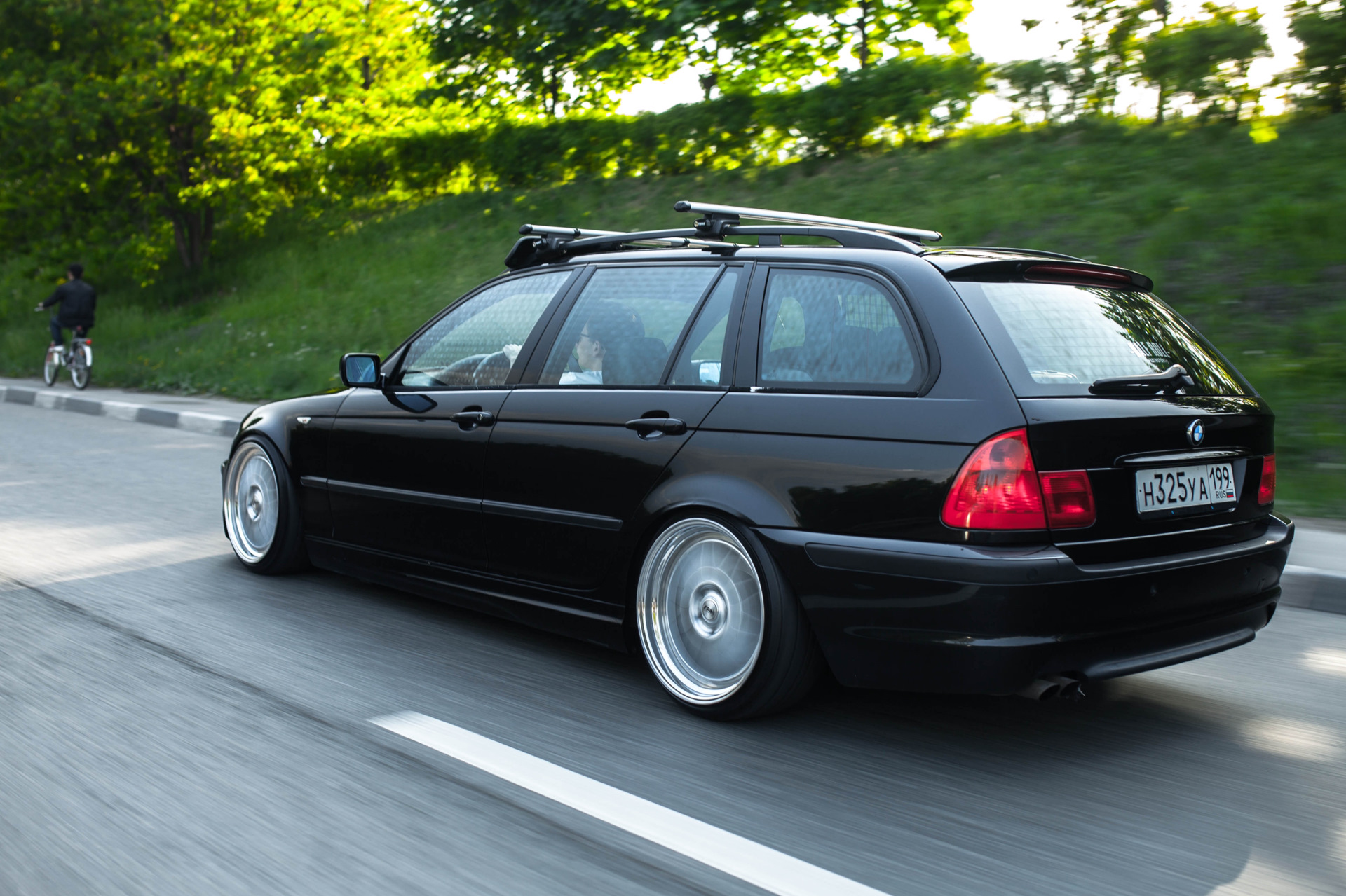 Е46 туринг. E46 Touring stance. E46 Touring Black. BMW e46 Touring MSW.