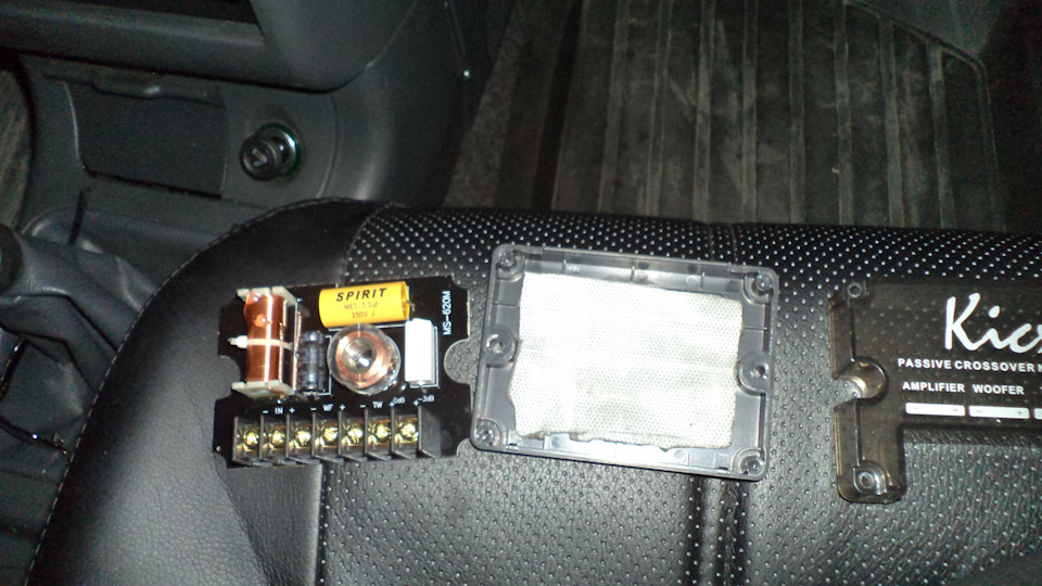 Проклеиваем герленом и собираем обратно. Теперь супер — ничего не болтается и не дребезжит — Lada 21124