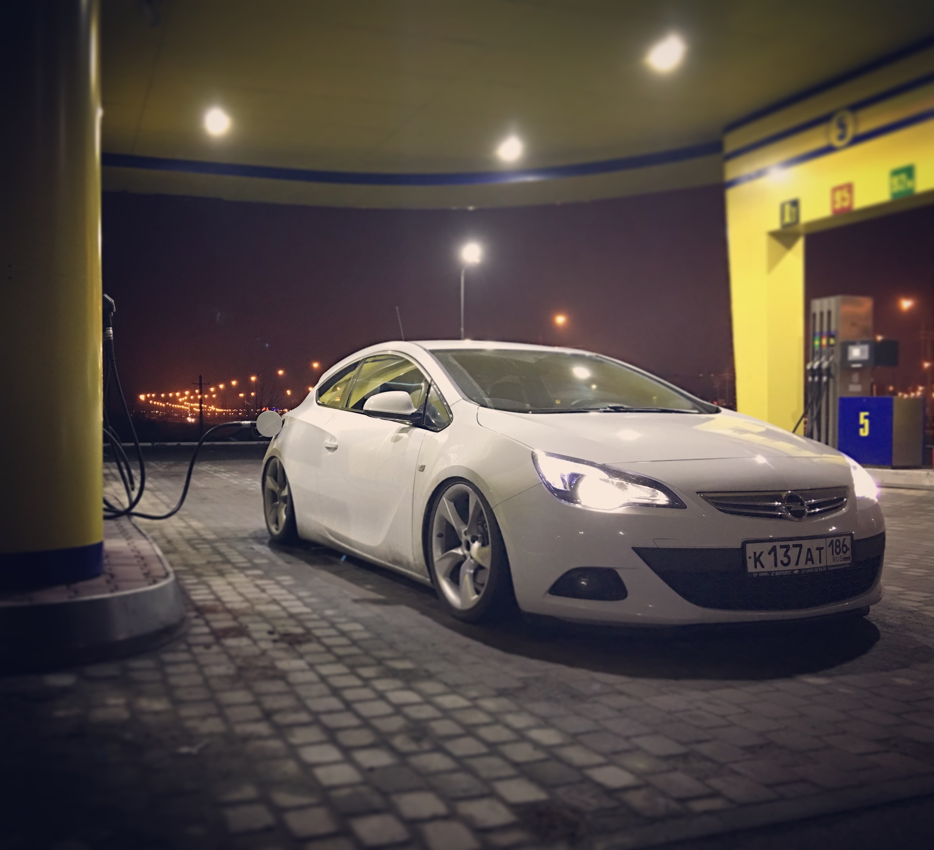 Opel Astra j 2010 stance