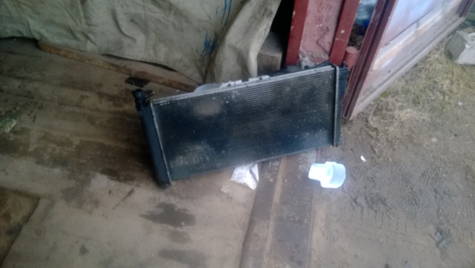 вот потек радиатор охлаждения — Mazda Xedos 6, 2 л, 1992 года | поломка ...