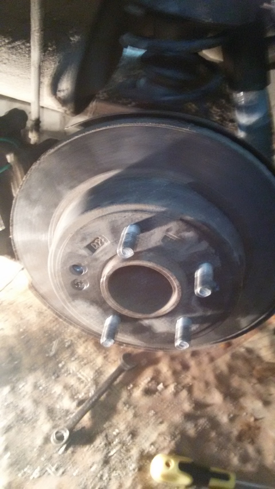 менял колеса на зиму и сломал шпильку — KIA Cerato (3G), 1,6 л, 2013 ...