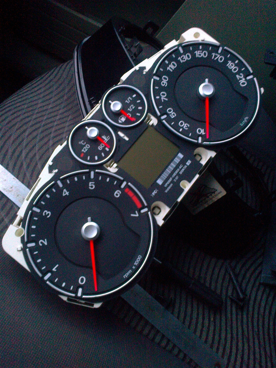 Снимаем стрелки и вынимаем плату — Ford Fusion