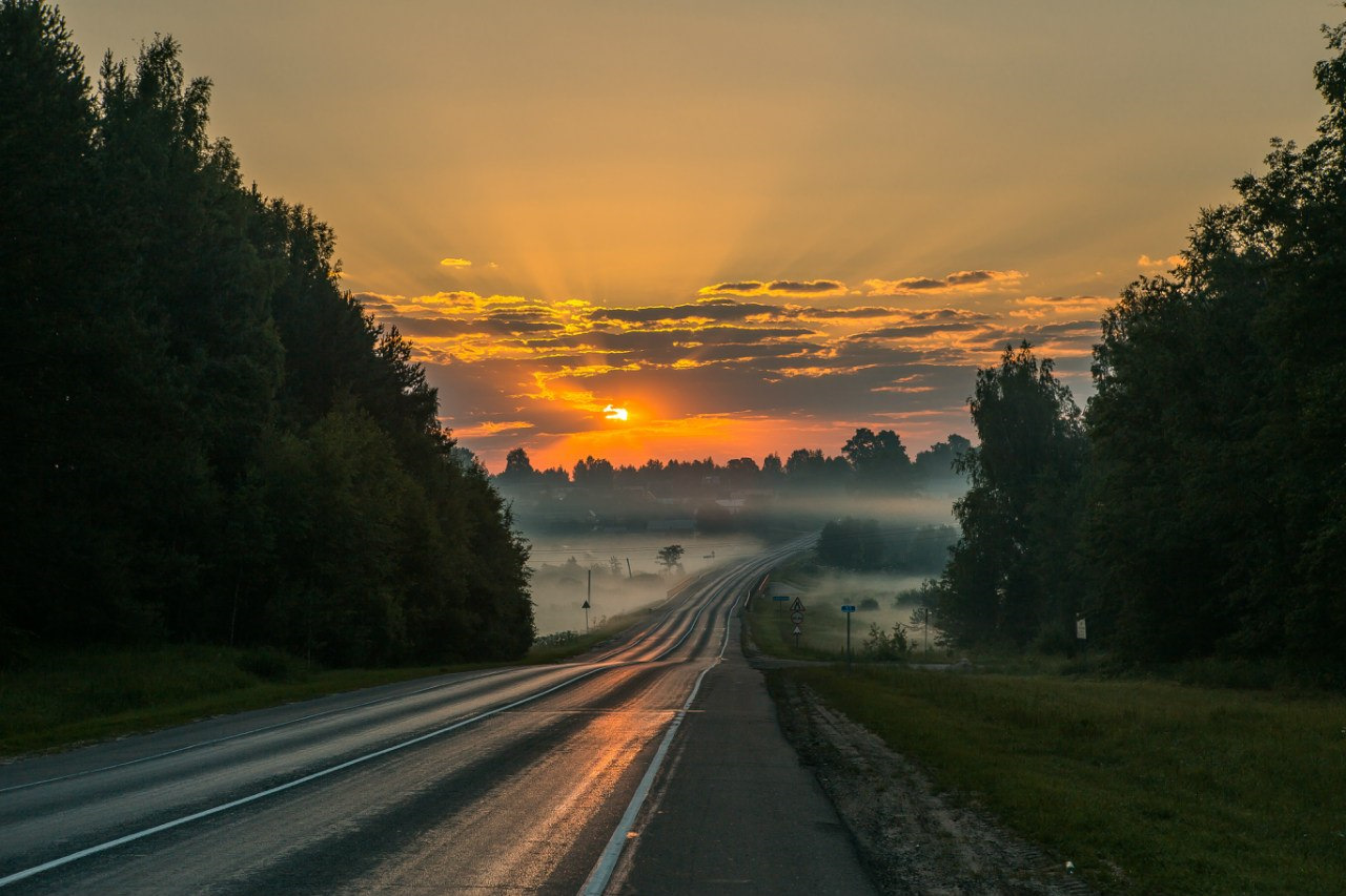 Дорога в закат фото на машине