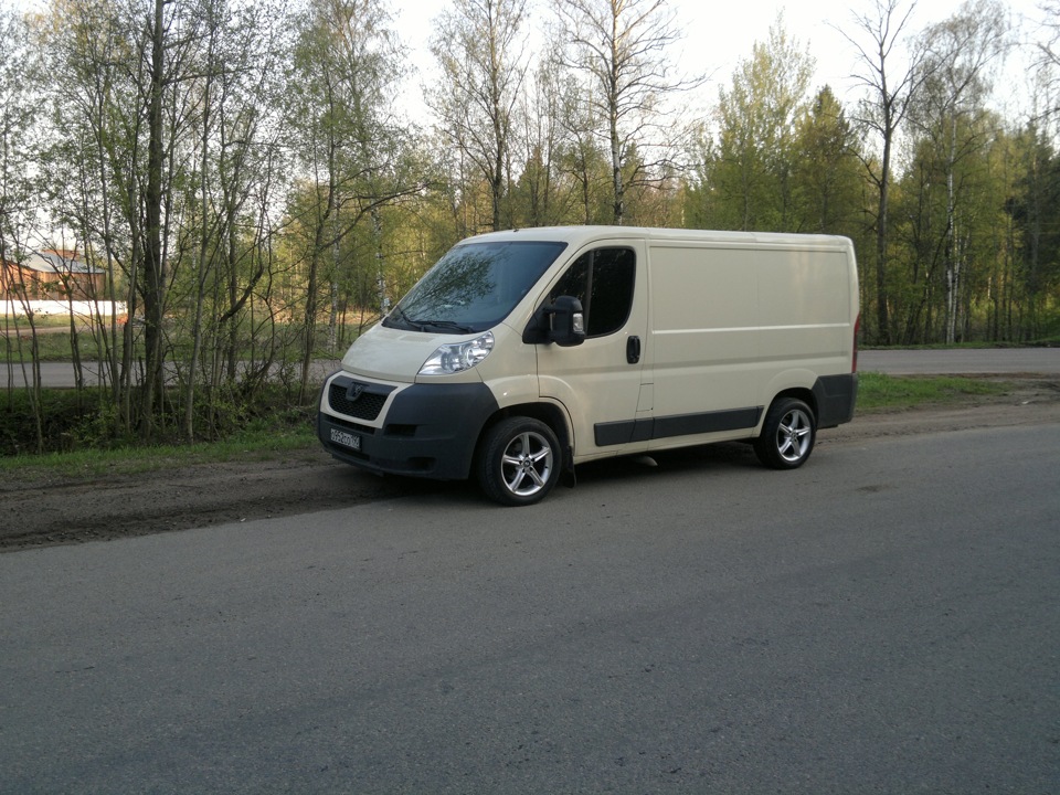 Пежо купил фиат. Пежо боксер 244 r17. Boxer Ducato Jumper на литье r16. Пежо боксёр на r17. Пежо боксер маленькая база.