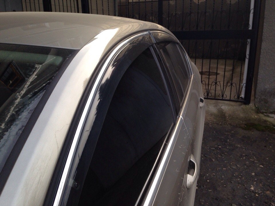 Резиновые коврики и ветровики на стекла — Volkswagen Passat B7, 2 л ...