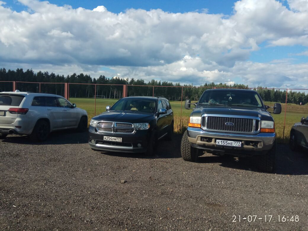 Ford Excursion vs Expedition