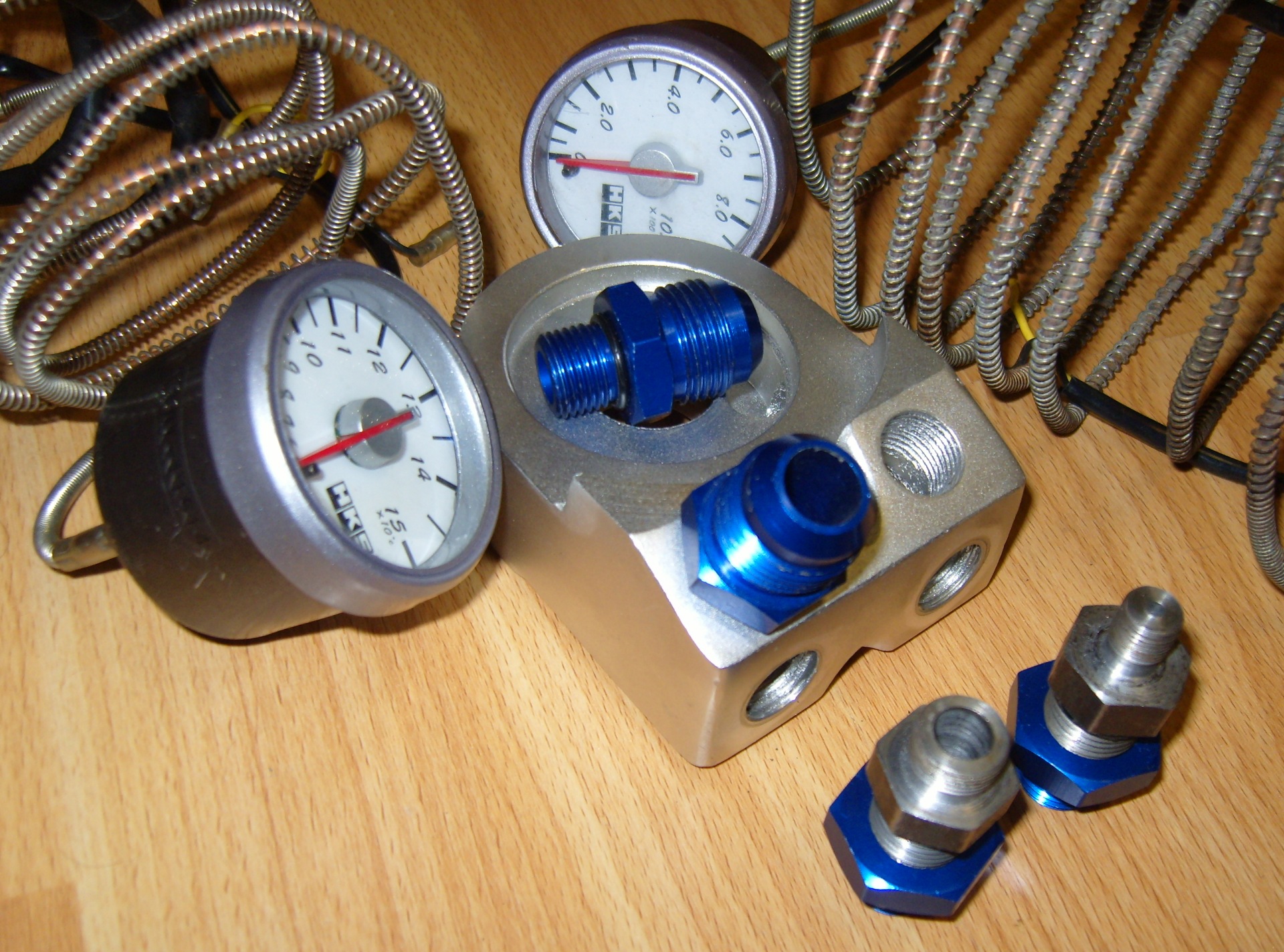 Defi датчик давления масла manual. 52 mm тахометр kus. Датчики ваз 52мм. Датчик прибора установлен. Мтз 80 механический датчик воды.