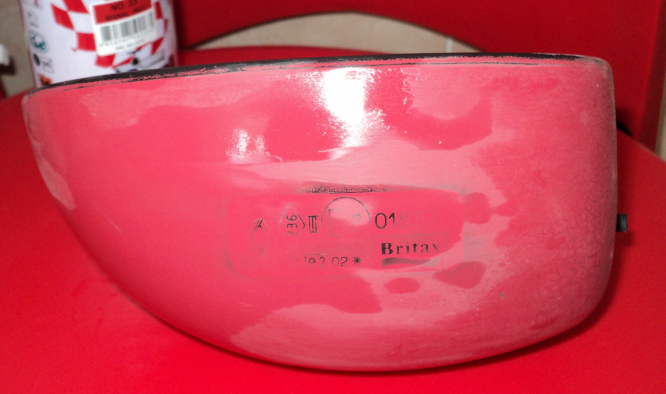 Корпус зеркала изготовлен Britax, крупнейшим британским производителем колясок и детских автокресел — Renault Twingo I