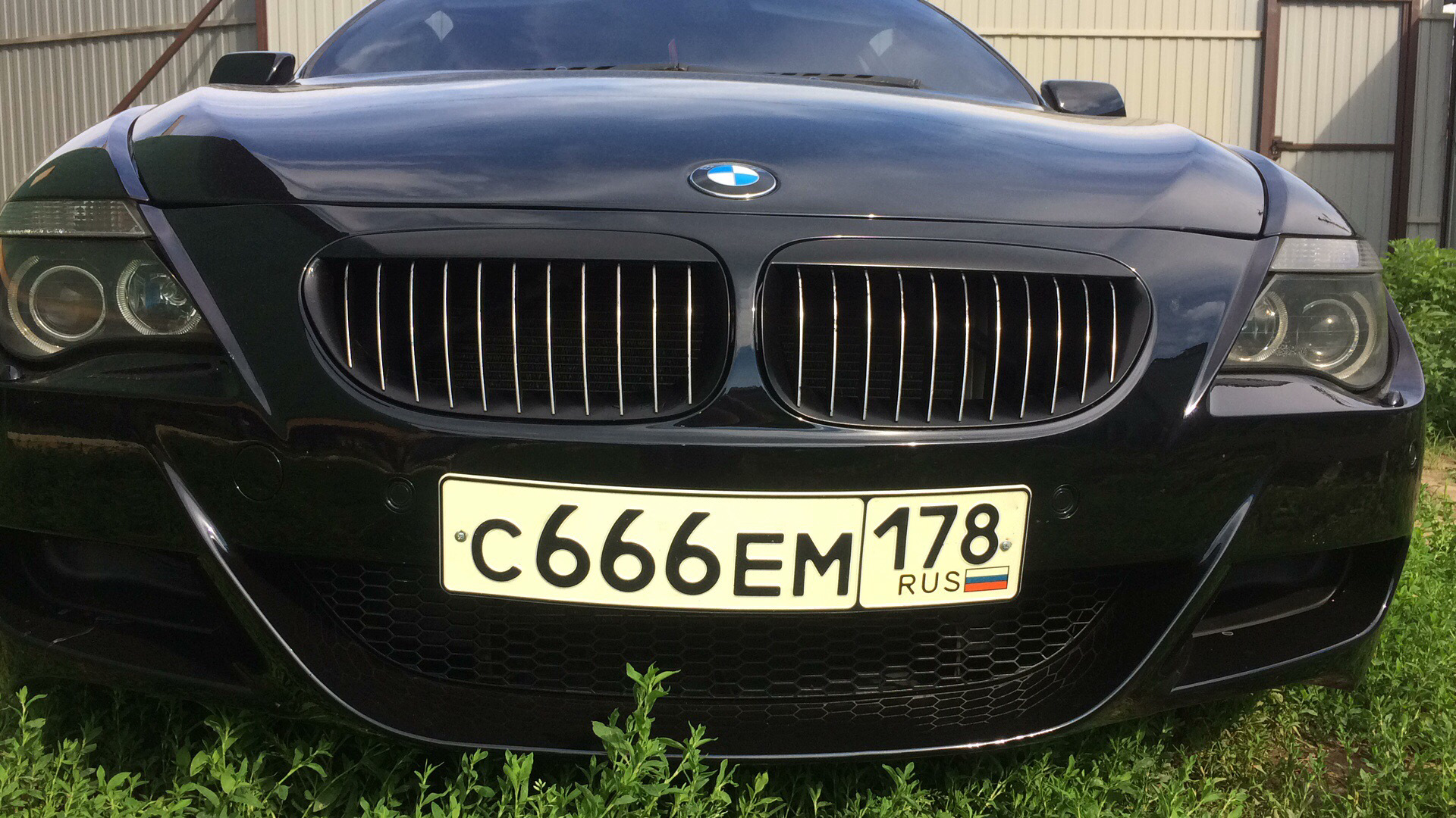 Новгород номера авто. BMW 666 74. БМВ С номерами 666. Гос с666. Номер машины 666.