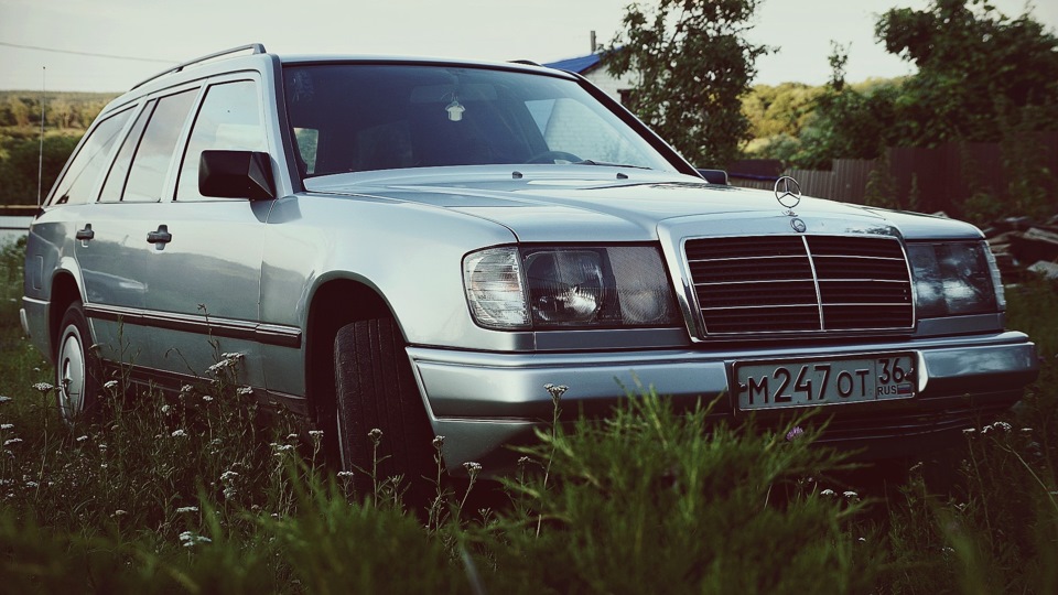 Mercedes 1987. Мерседес 1987 года.