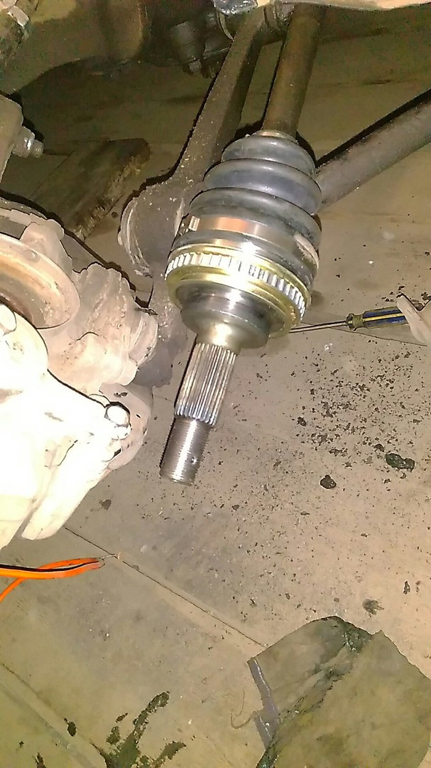 Может ли из за шруса бить руль. Может ли из за шруса бить руль. Шрус внешний. Подходит ли шрус с нивы на мицубиси шариот. Может ли из за шруса бить руль.