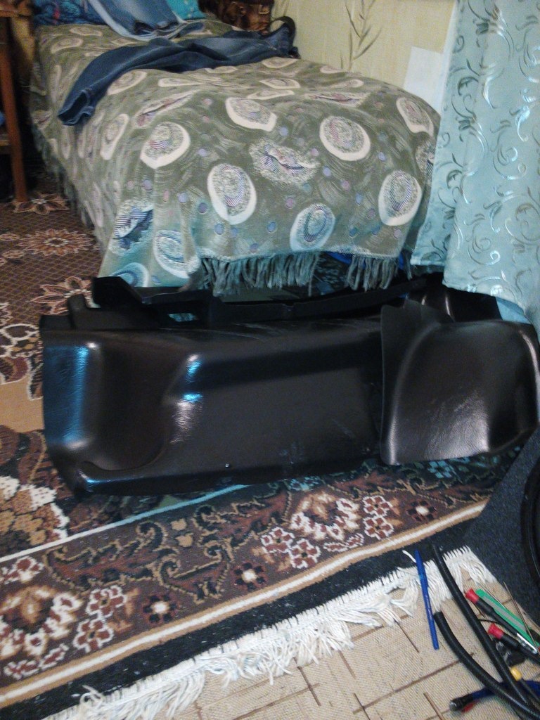 Обтягиваем карпетом накладки в багажнике ВАЗ 21074 — DRIVE2